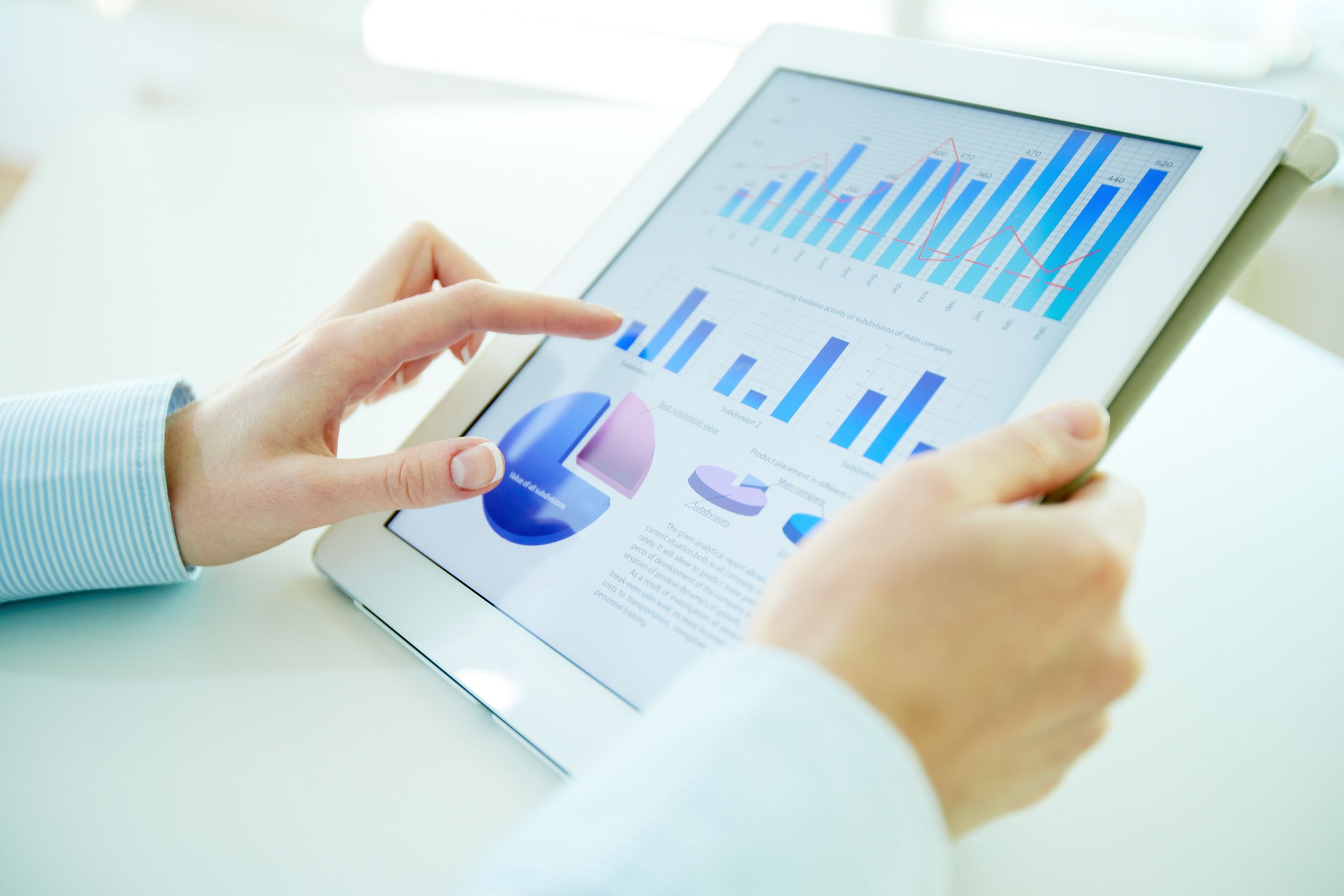 Hotel Operations KPIs for Revenue, Profit, and Service Performance
